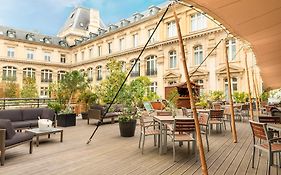 Crowne Plaza Paris République, an IHG Hotel